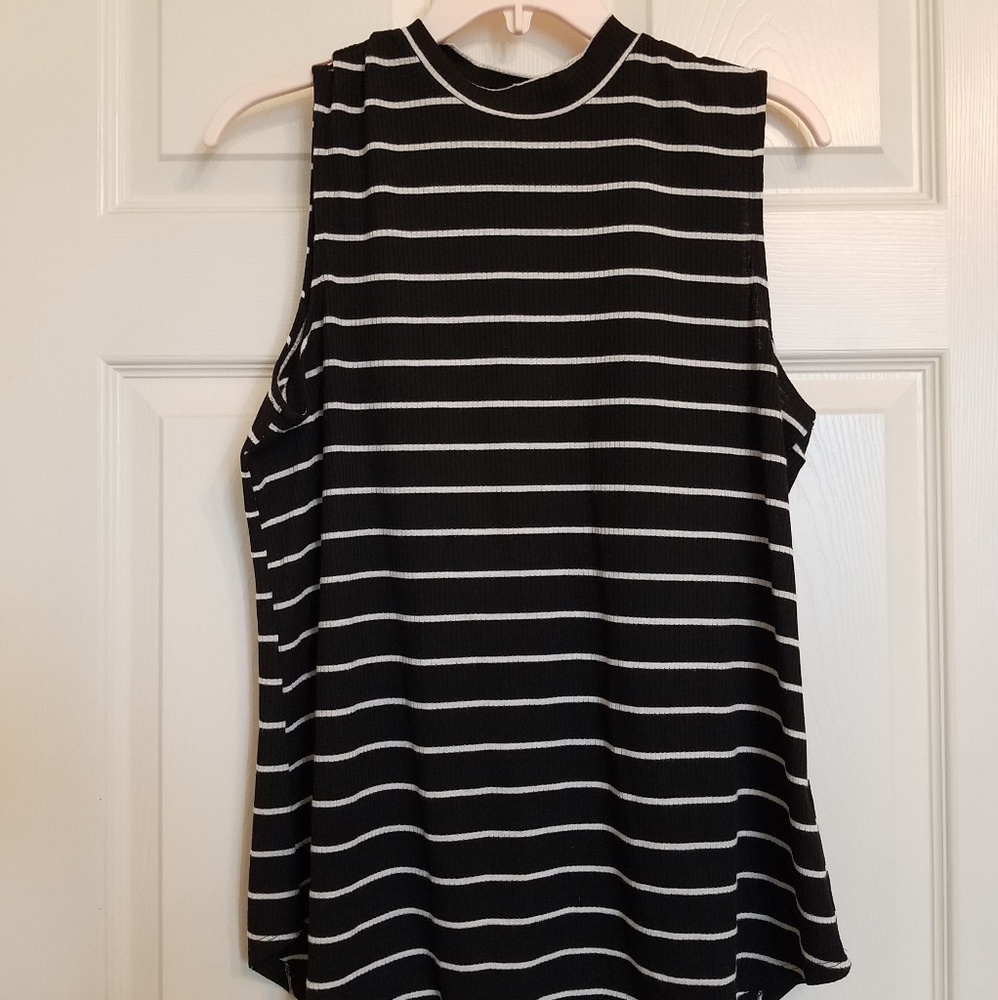 Mock neck, sleevless top